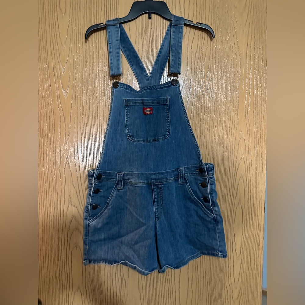 Women’s Dickies shortails